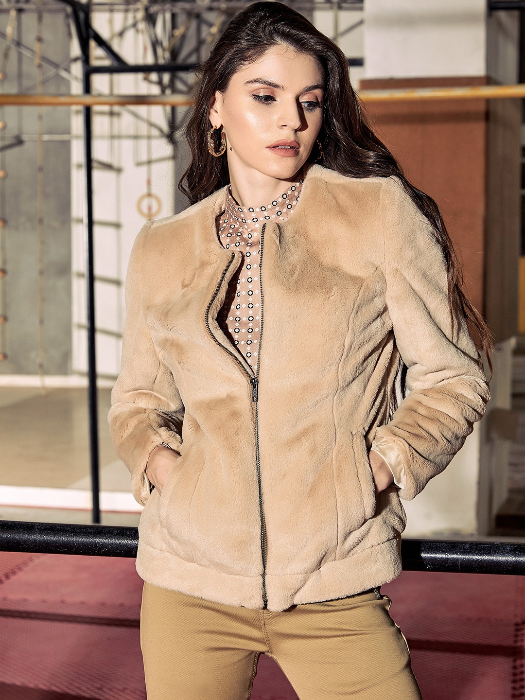 

Crimsoune Club Women Beige Solid Casual Blazer