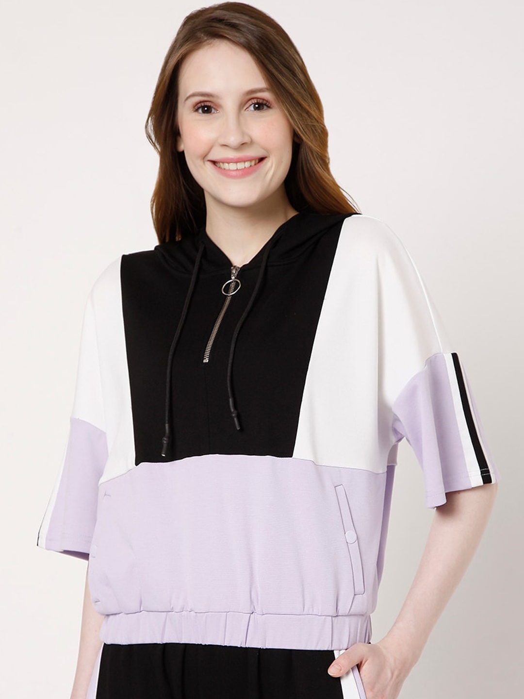 

Vero Moda Women Black Colourblocked Sweatshirt