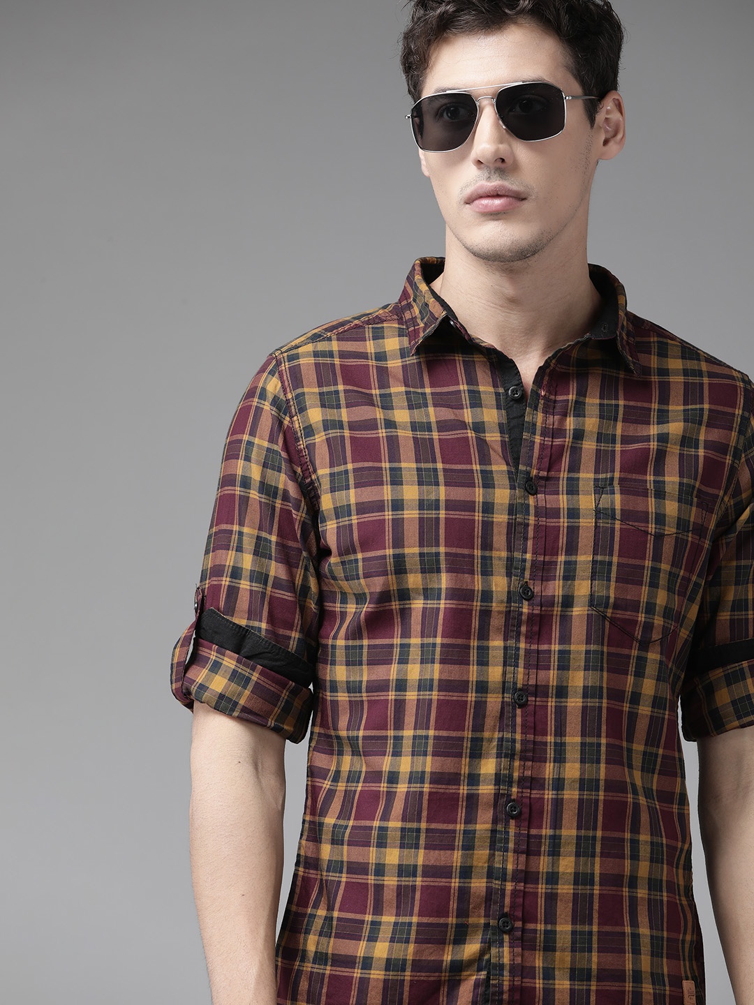 

Roadster Men Khaki & Burgundy Tartan Checked Pure Cotton Casual Shirt