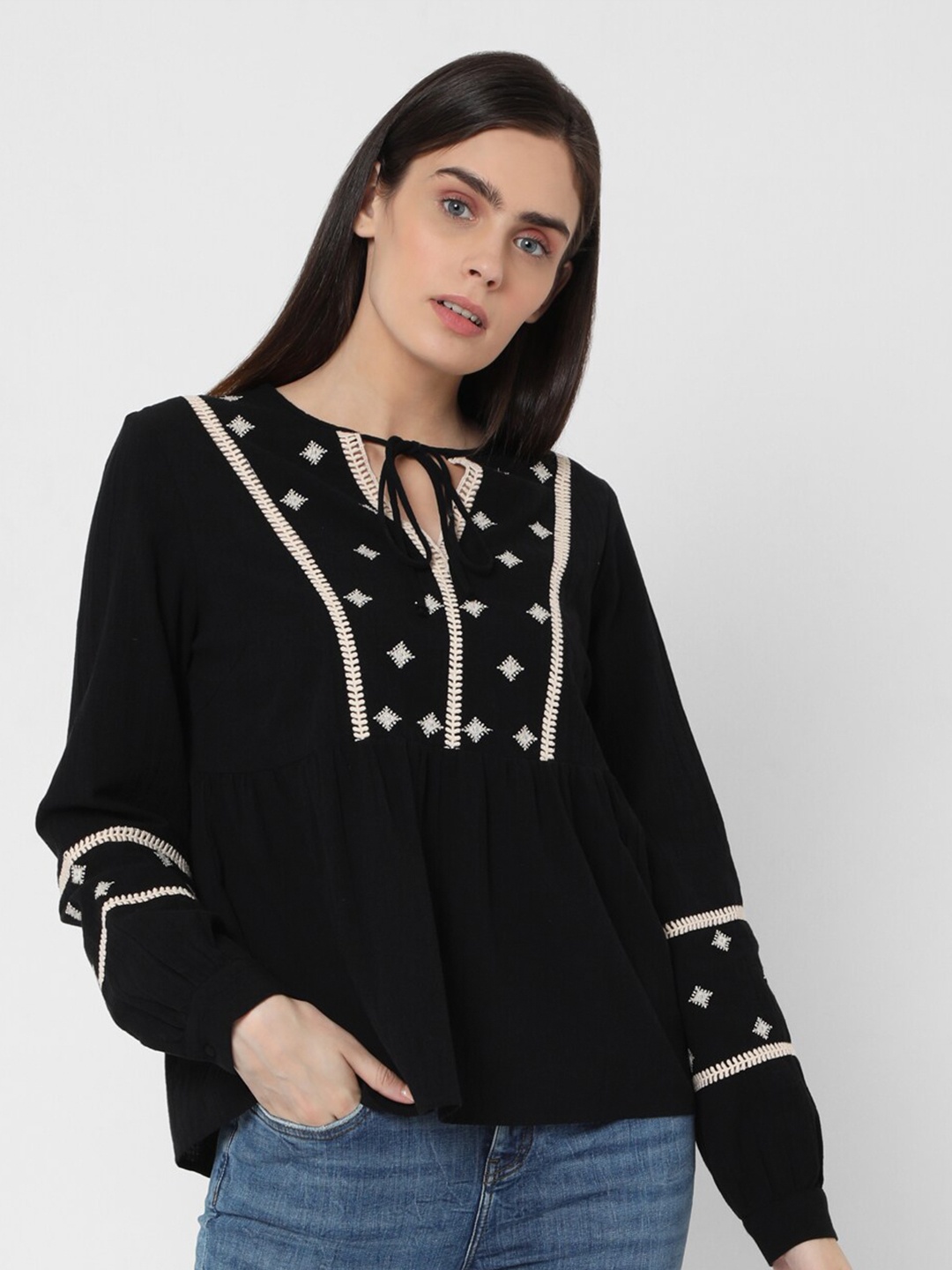 

Vero Moda Black Embellished Tie-Up Neck A-Line Top