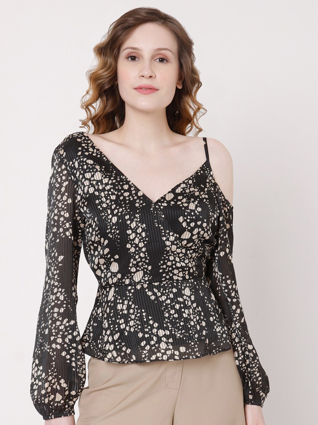 

Vero Moda Black Animal Wrap Top