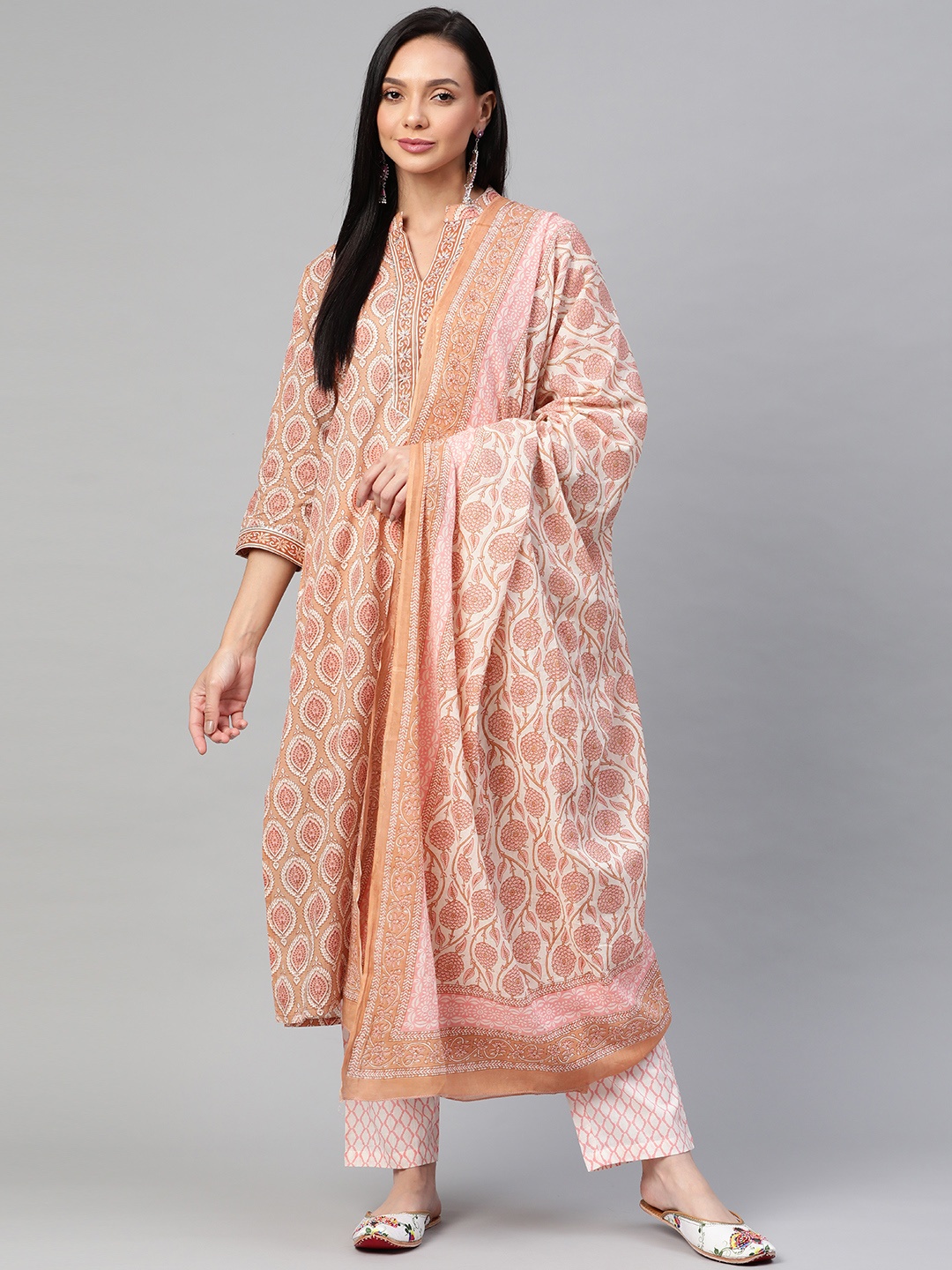 

Readiprint Fashions Women Brown Ethnic Motifs Printed Gotta Patti Pure Cotton Kurta Set