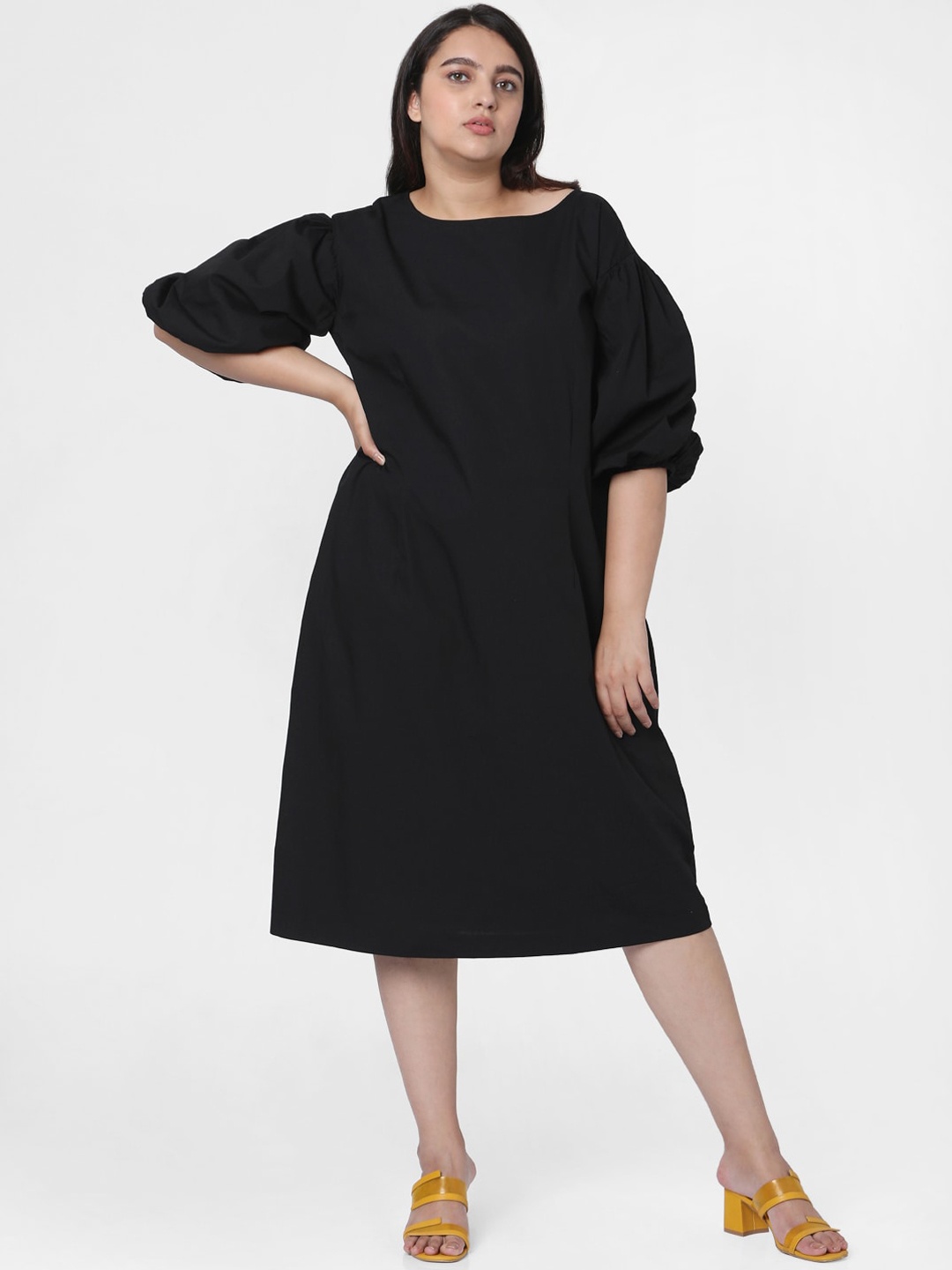 

VERO MODA CURVE Black Solid A-Line Midi Dress