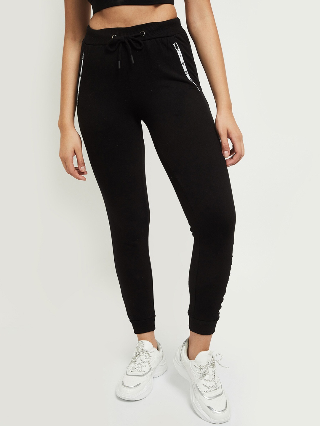 

max Women Black Solid Pure Cotton Joggers