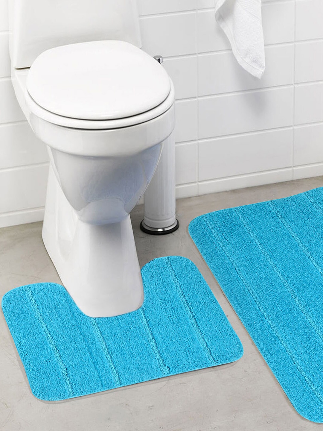 

Lushomes Turquoise Large Anti Slip Microfiber Polyester Bath Mat, Navy blue