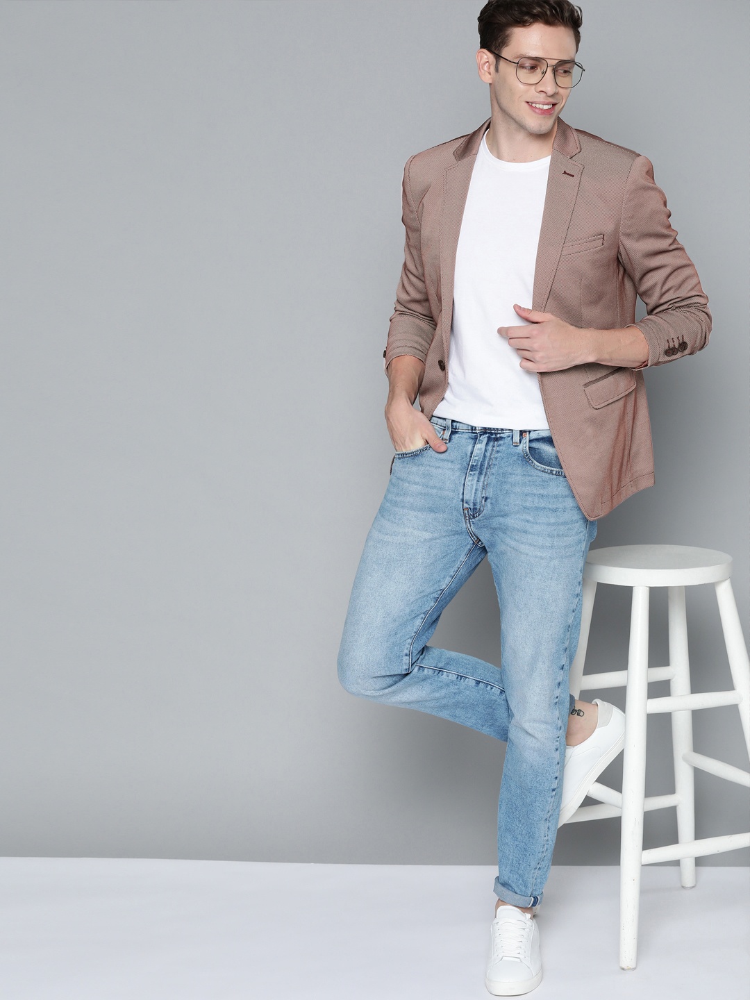 

Mast & Harbour Men Brown Solid Single-Breasted Blazer