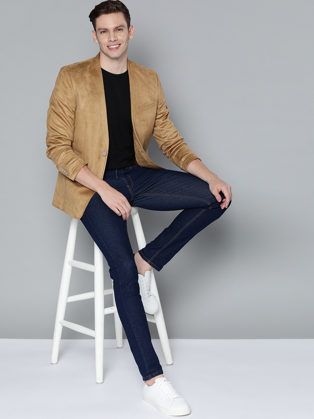 

Mast & Harbour Men Brown Solid Suede Blazer