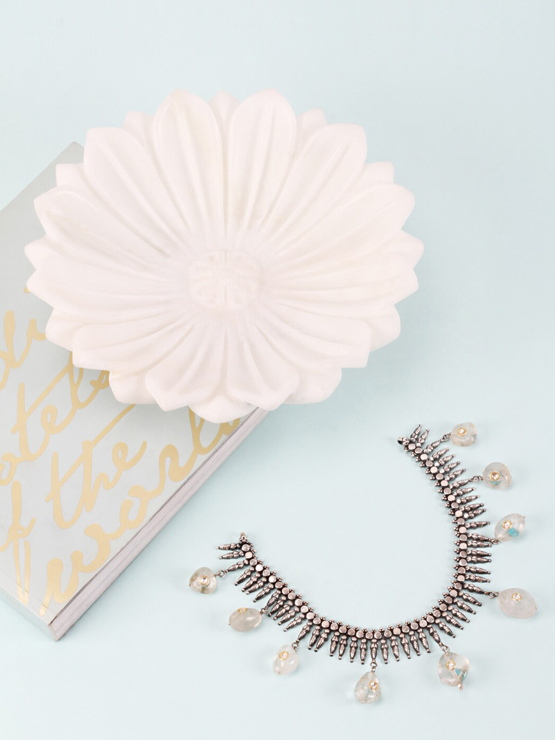 

SANGEETA BOOCHRA Silver-Toned & Off White Silver Necklace