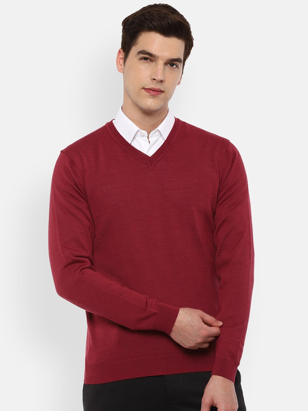 

Van Heusen Men Red Solid Pullover