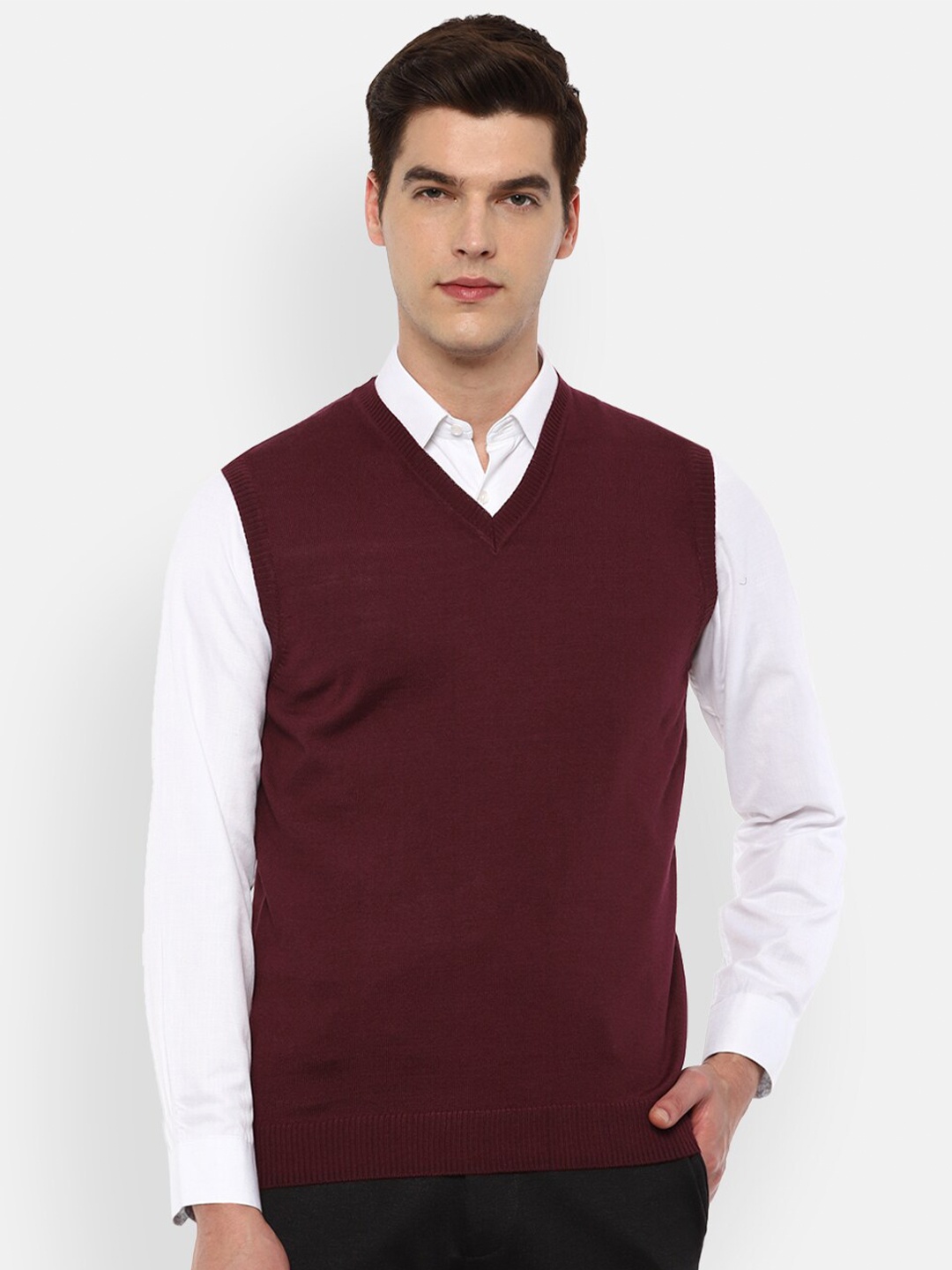 

Van Heusen Men Maroon Solid