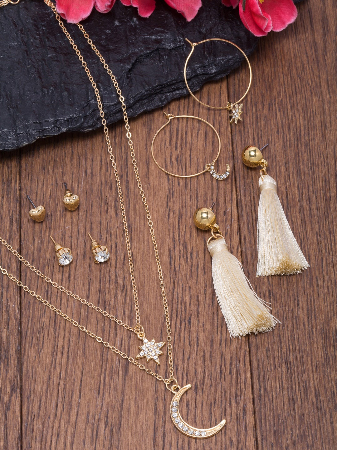 

Ferosh Gold-Toned & White Stones-Studded & Beaded Jewellery Set