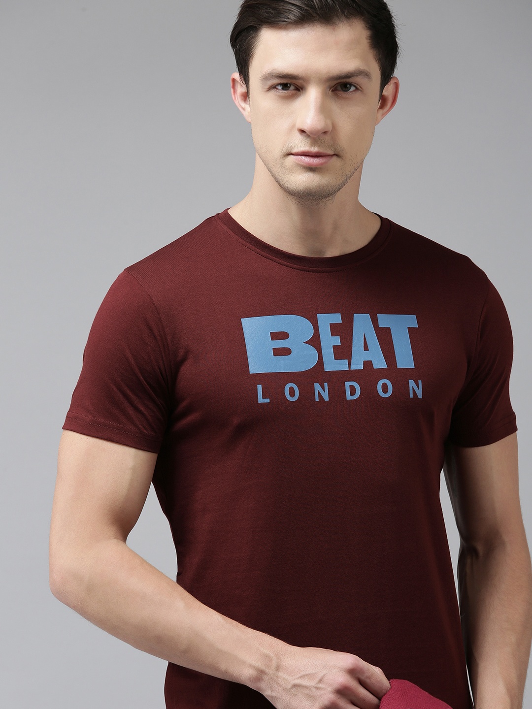 

BEAT LONDON by PEPE JEANS Men Red Typography Printed Slim Fit Pure Cotton T-shirt