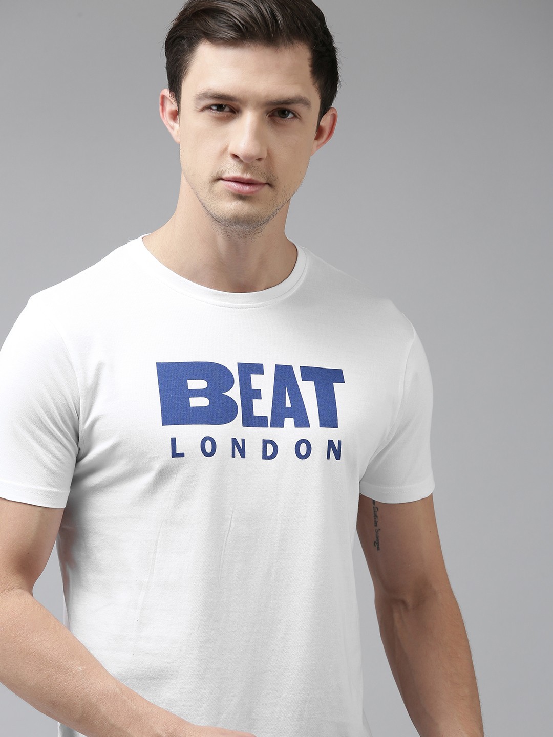 

BEAT LONDON by PEPE JEANS Men White Typography Printed Slim Fit Pure Cotton T-shirt