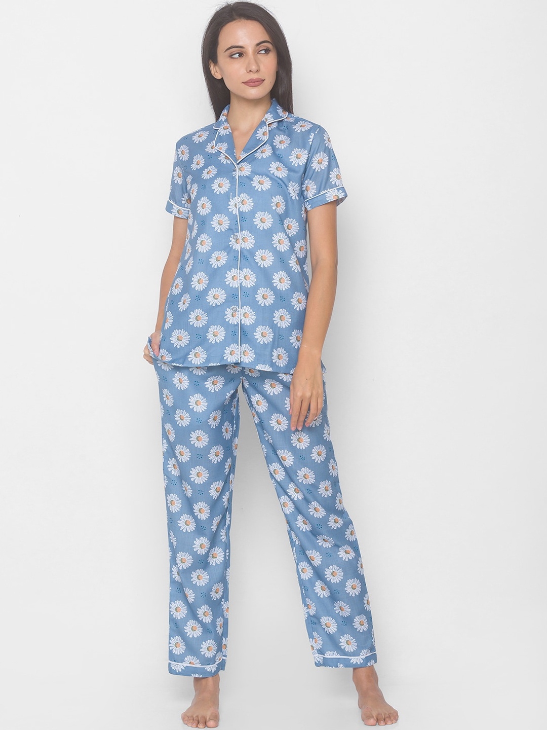 

FashionRack Women Blue & White Printed Night suit