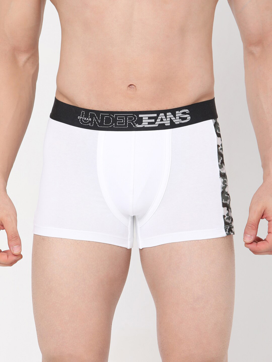 

UnderJeans by Spykar Men White Solid Trunks UJMTRRPTS022