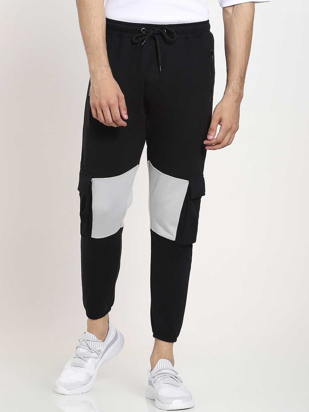 

Bewakoof Men Black & White Colorblocked Slim Fit Jogger