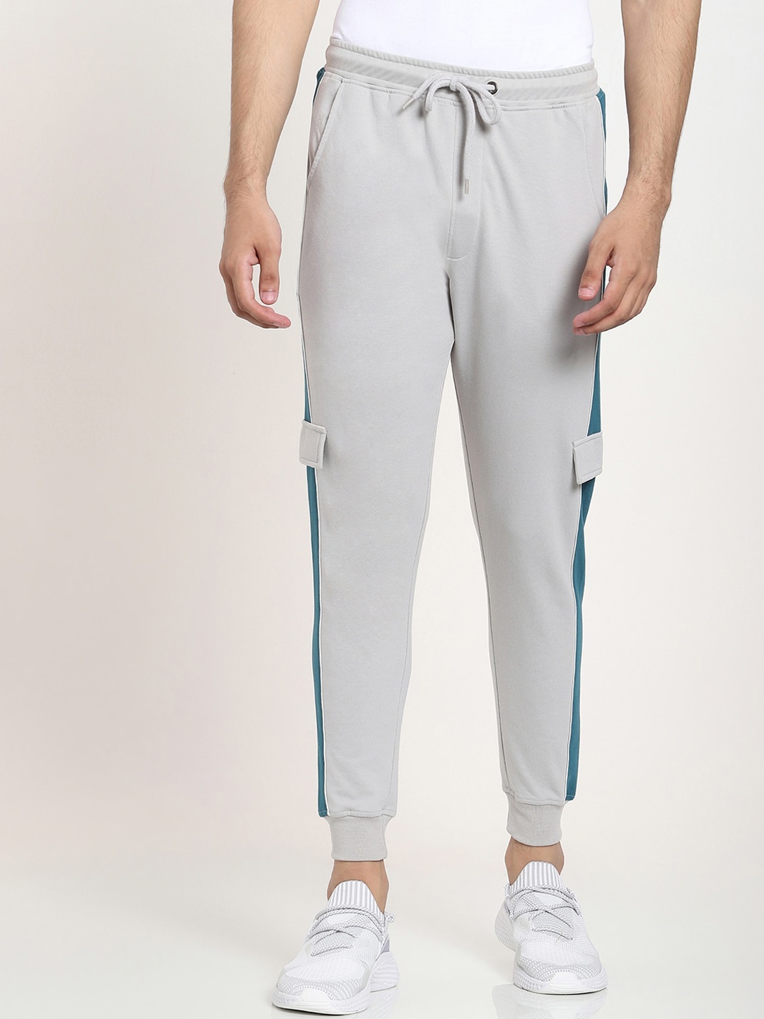 

Bewakoof Men Grey Solid Relaxed-Fit Joggers with side Panel