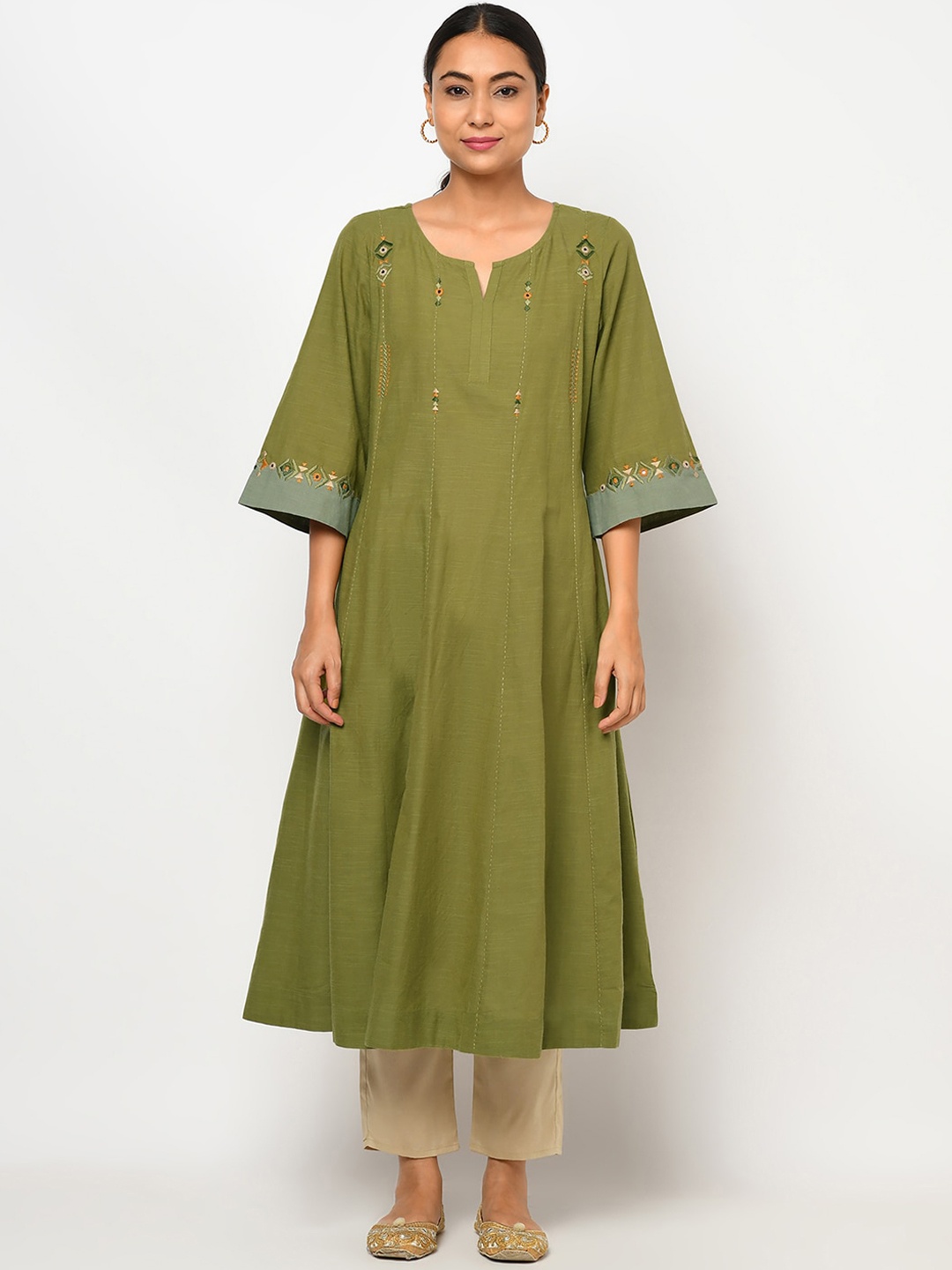 

Fabindia Women Green Embroidered Flared Sleeves Thread Work Kurta