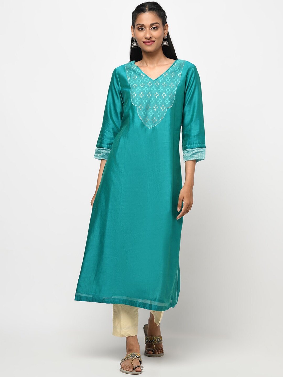 

Fabindia Women Teal & Gold-Toned Geometric Yoke Design Straight Kurta