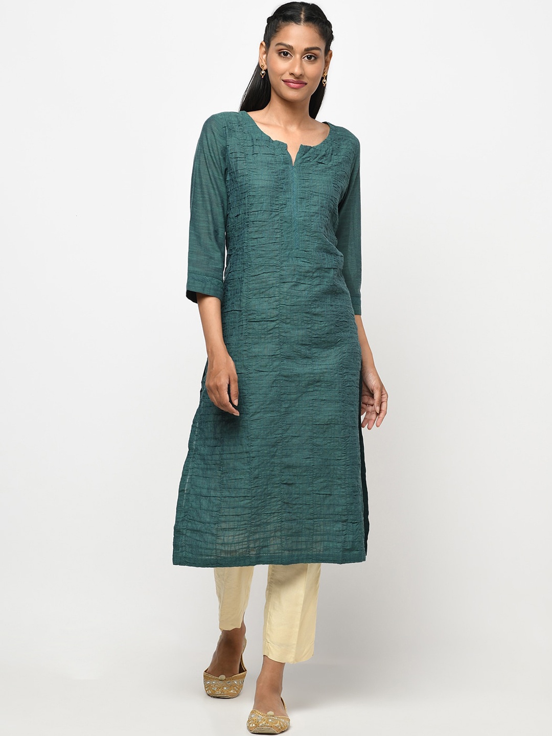 

Fabindia Women Green Embroidered Straight Kurta