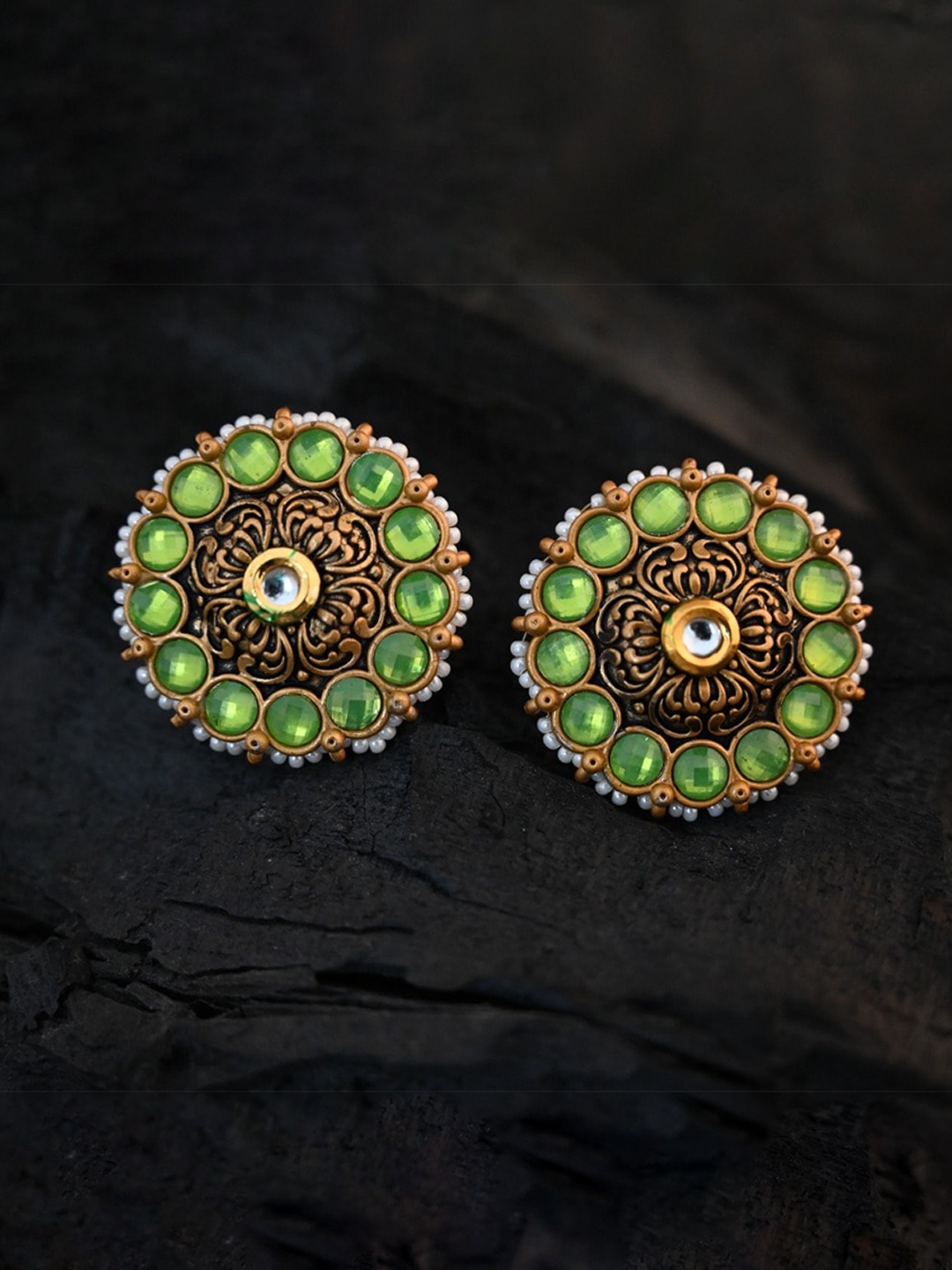 

justpeachy Green & Gold-Toned Circular Studs Earrings