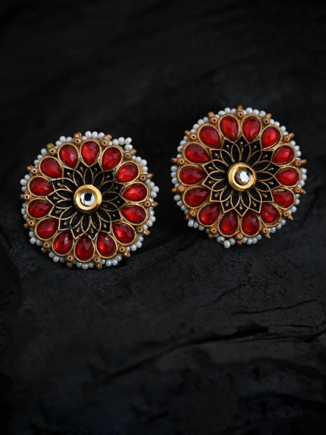 

justpeachy Red & Gold-Toned Circular Studs Earrings