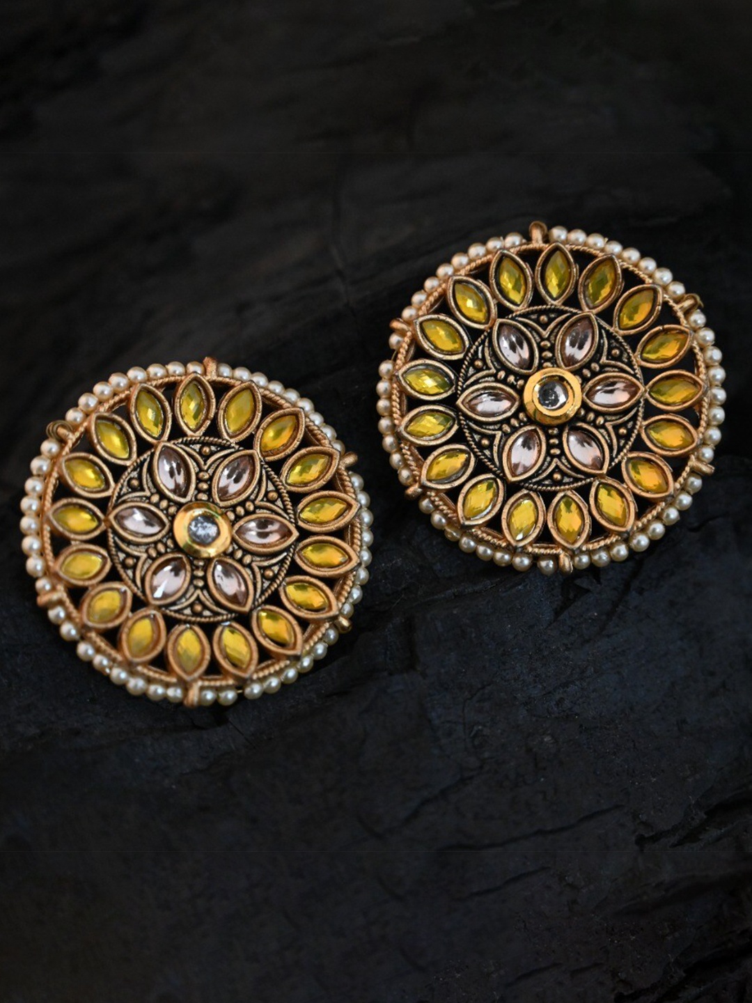 

justpeachy Yellow Gold-Plated Circular Studs Earrings