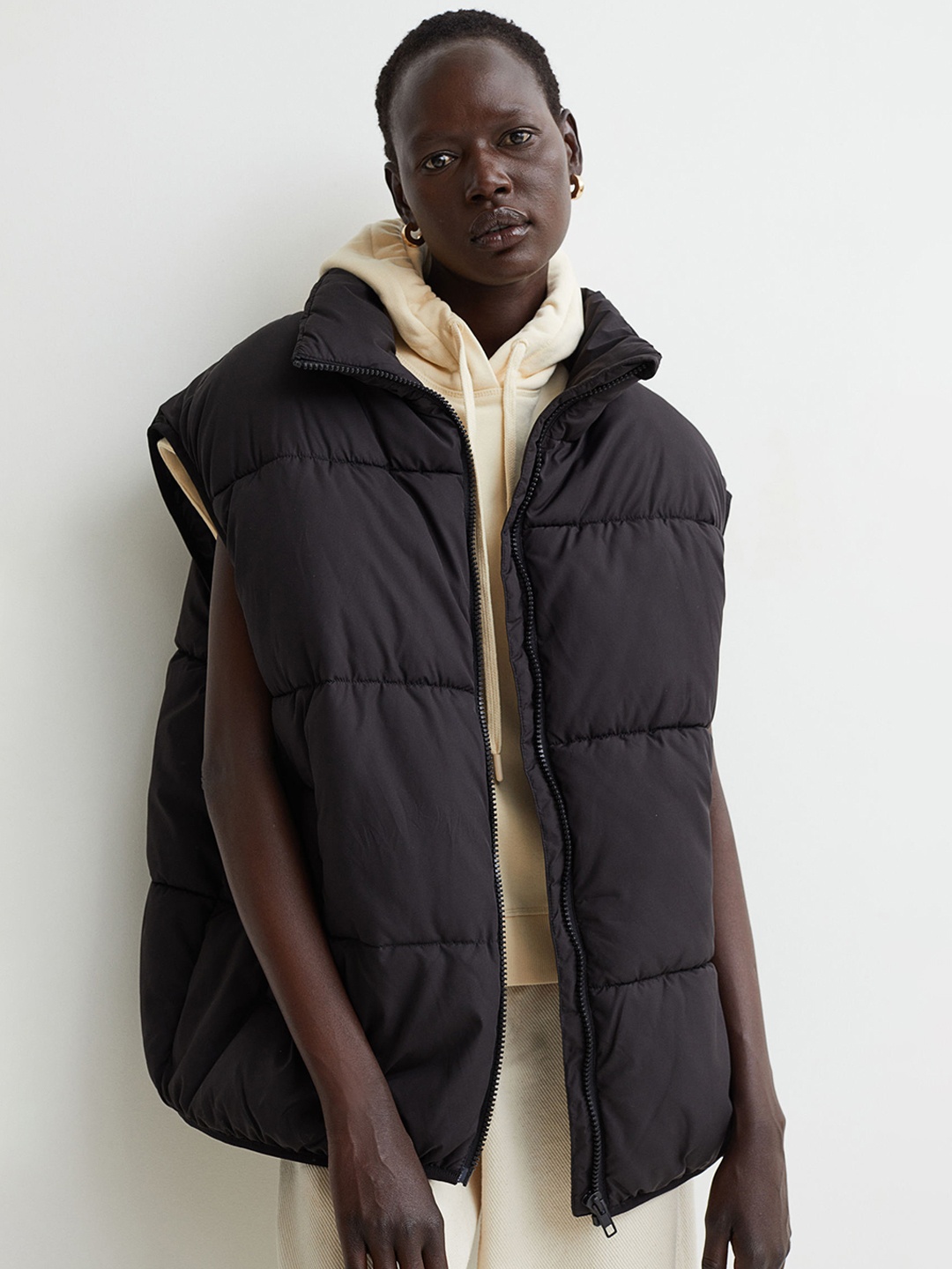 

H&M Women Black Padded Gilet