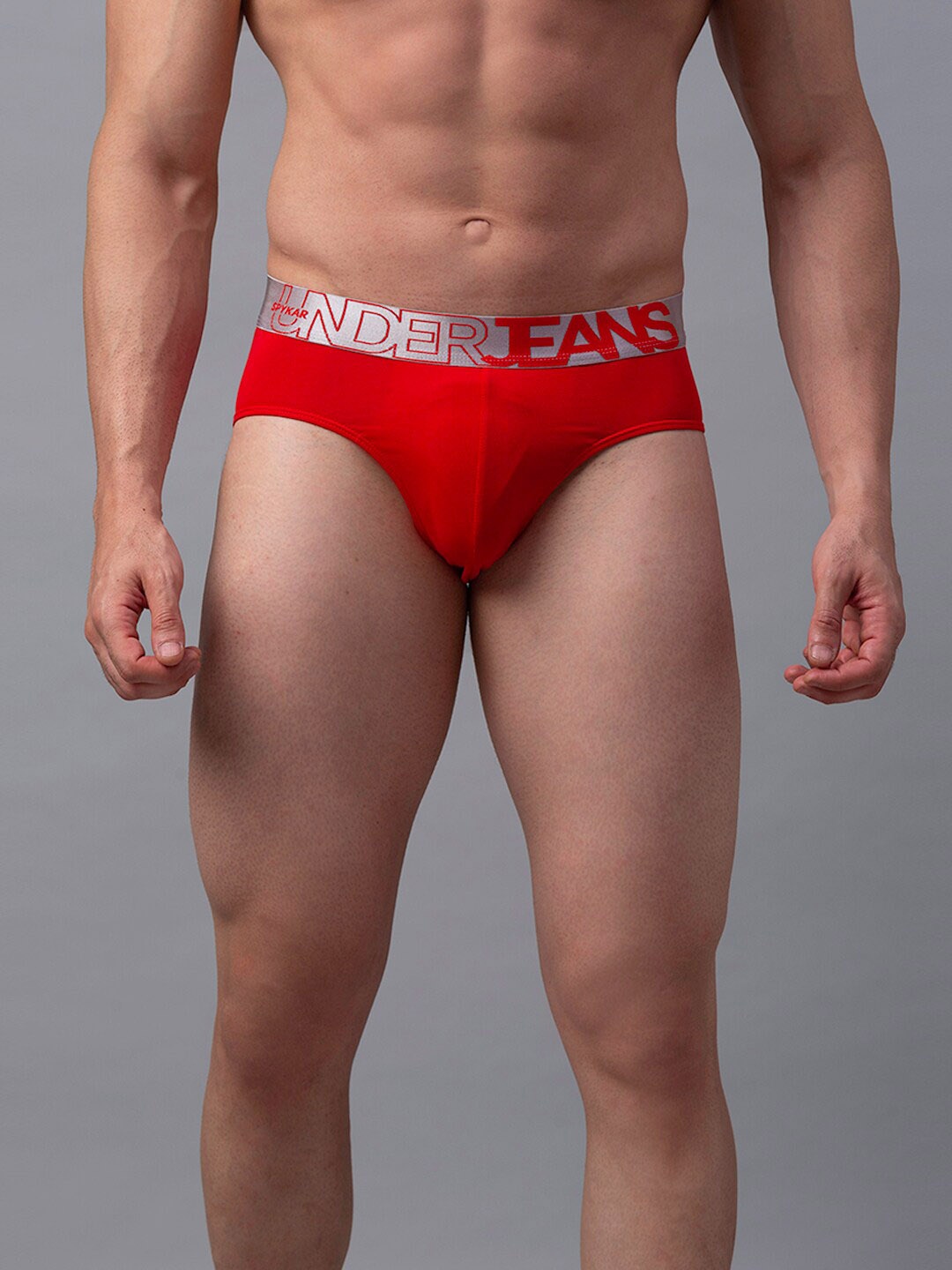 

UnderJeans by Spykar Men Red Solid Basic Briefs UJMBRPBS015Red
