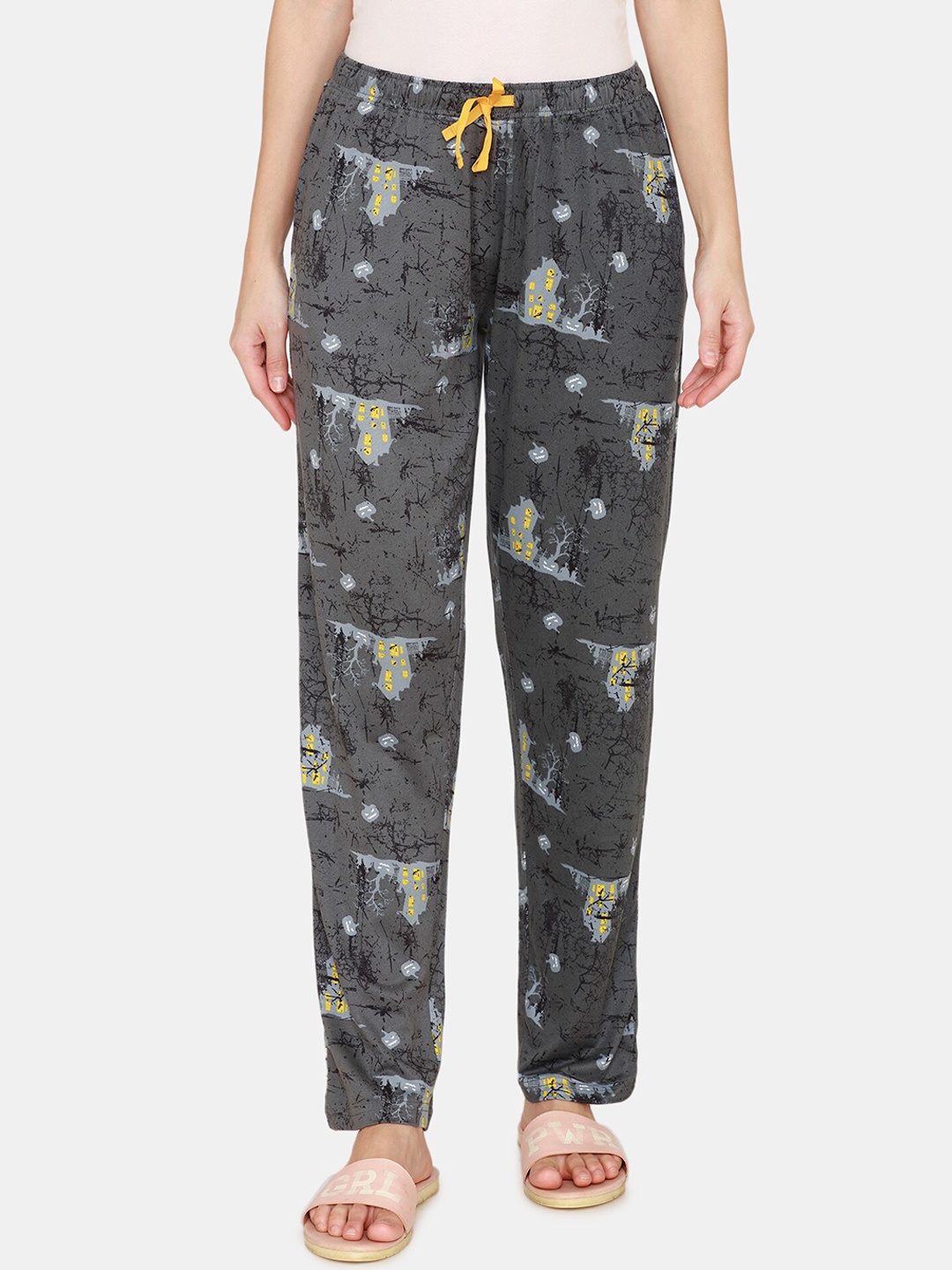 

Zivame Women Grey Halloween Print Lounge Pants