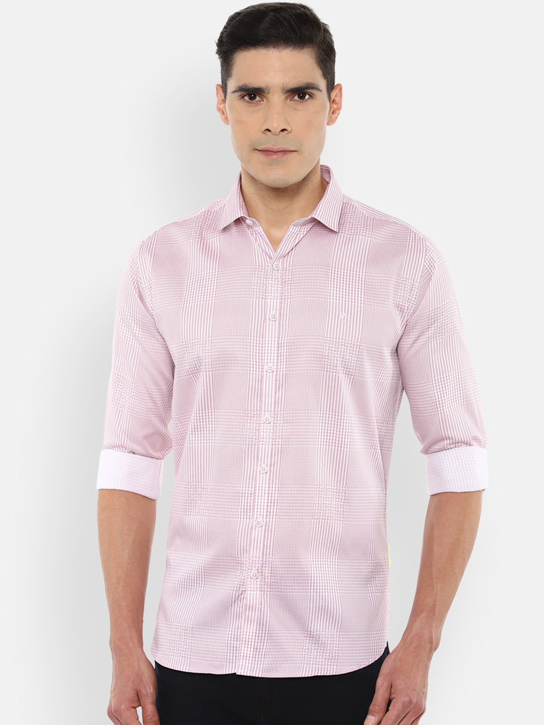 

V Dot Men Pink Slim Fit Opaque Printed Casual Shirt