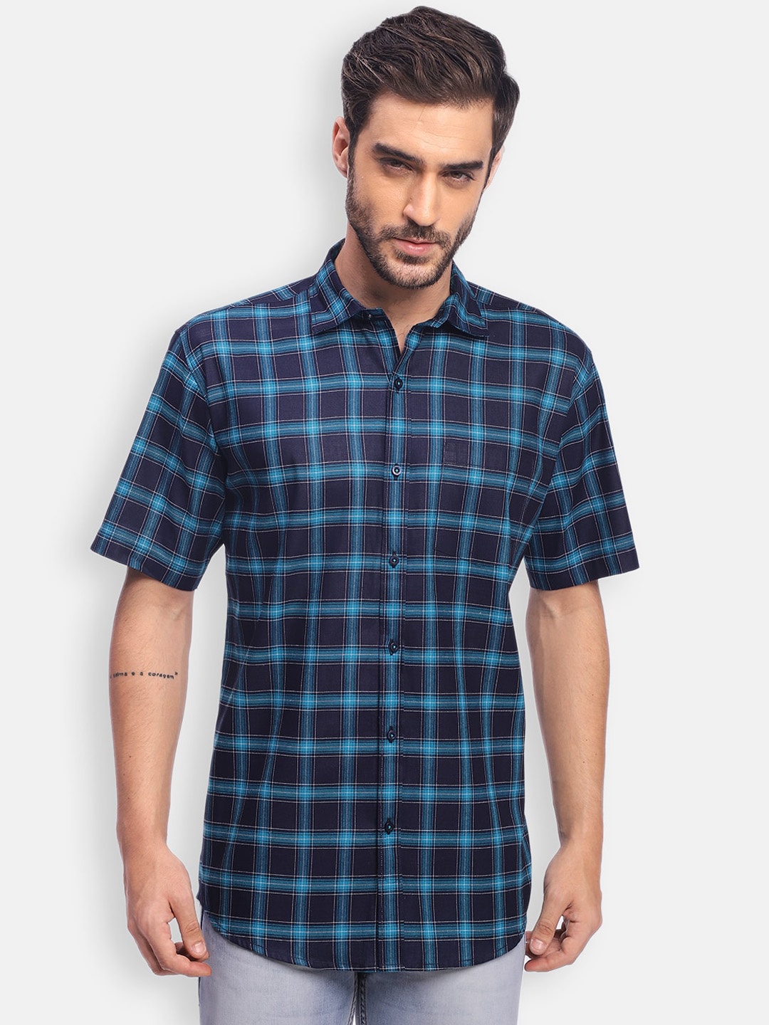 

Zeal Men Navy Blue Standard Opaque Checked Casual Shirt