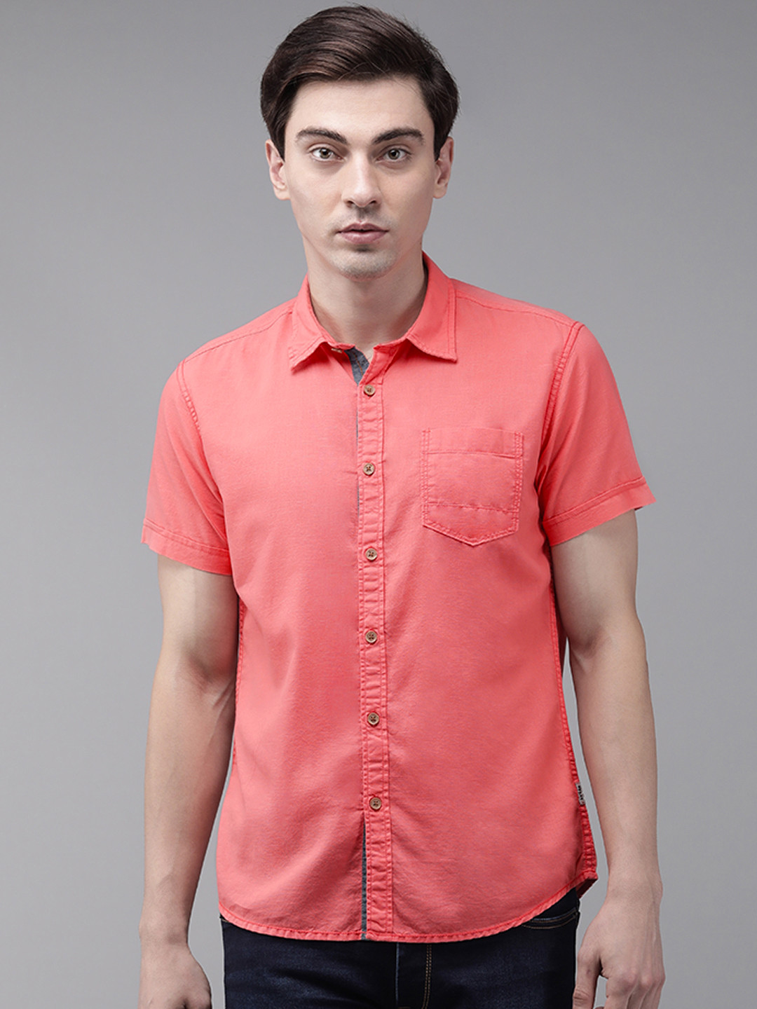 

BEAT LONDON by PEPE JEANS Men Coral REDNOSE SS IP Slim Fit Pure Cotton Casual Shirt