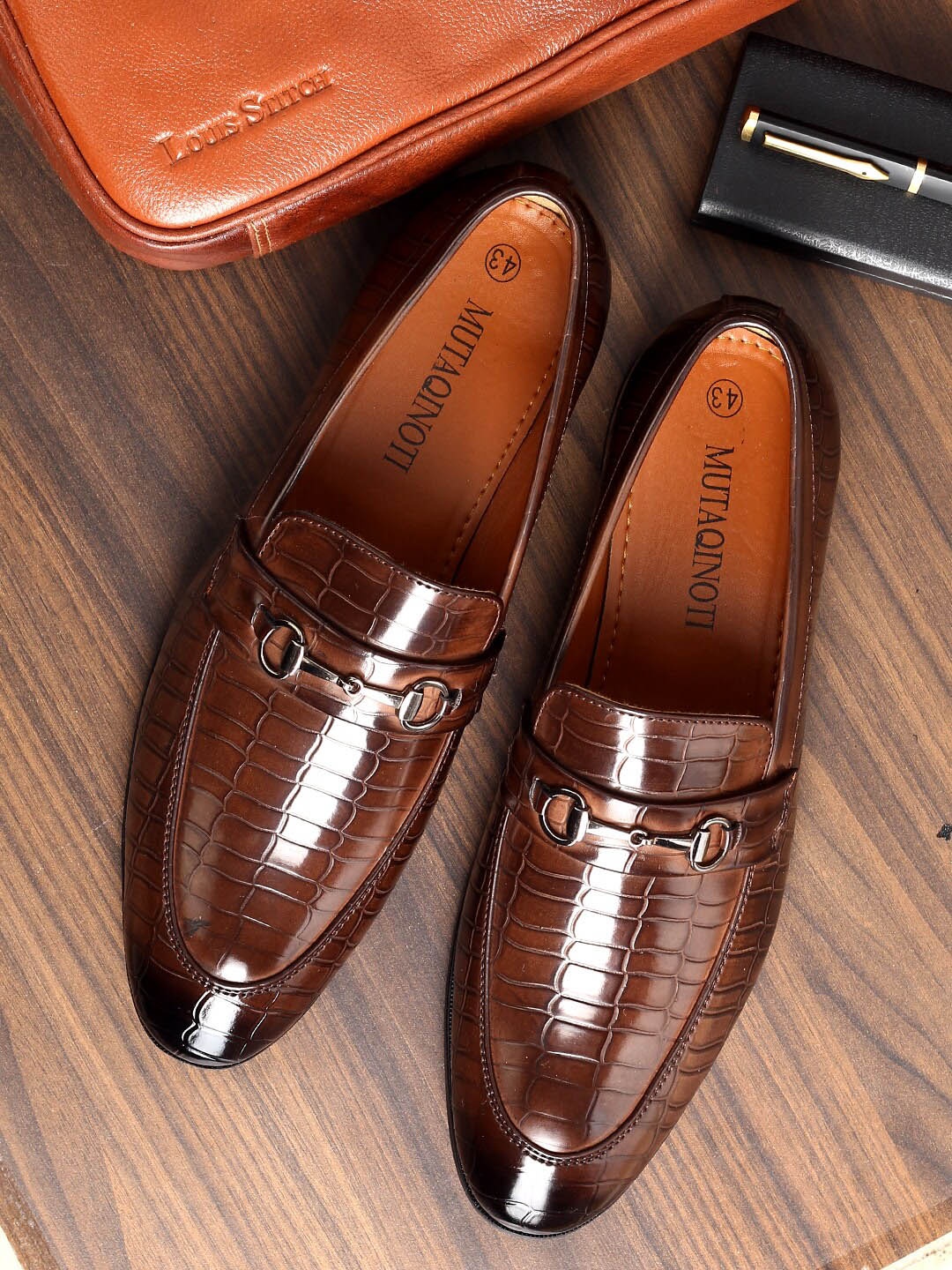 

MUTAQINOTI Men Brown Textured Patent Leather Loafers