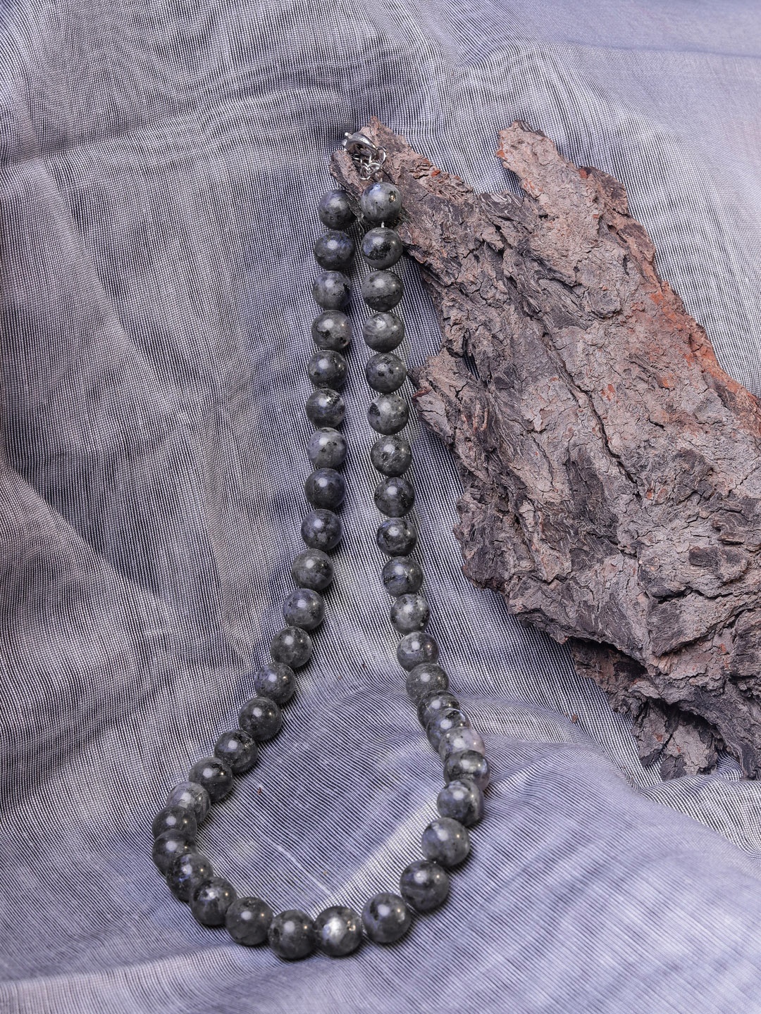 

DIVA WALK Grey Silver-Plated Handcrafted Necklace