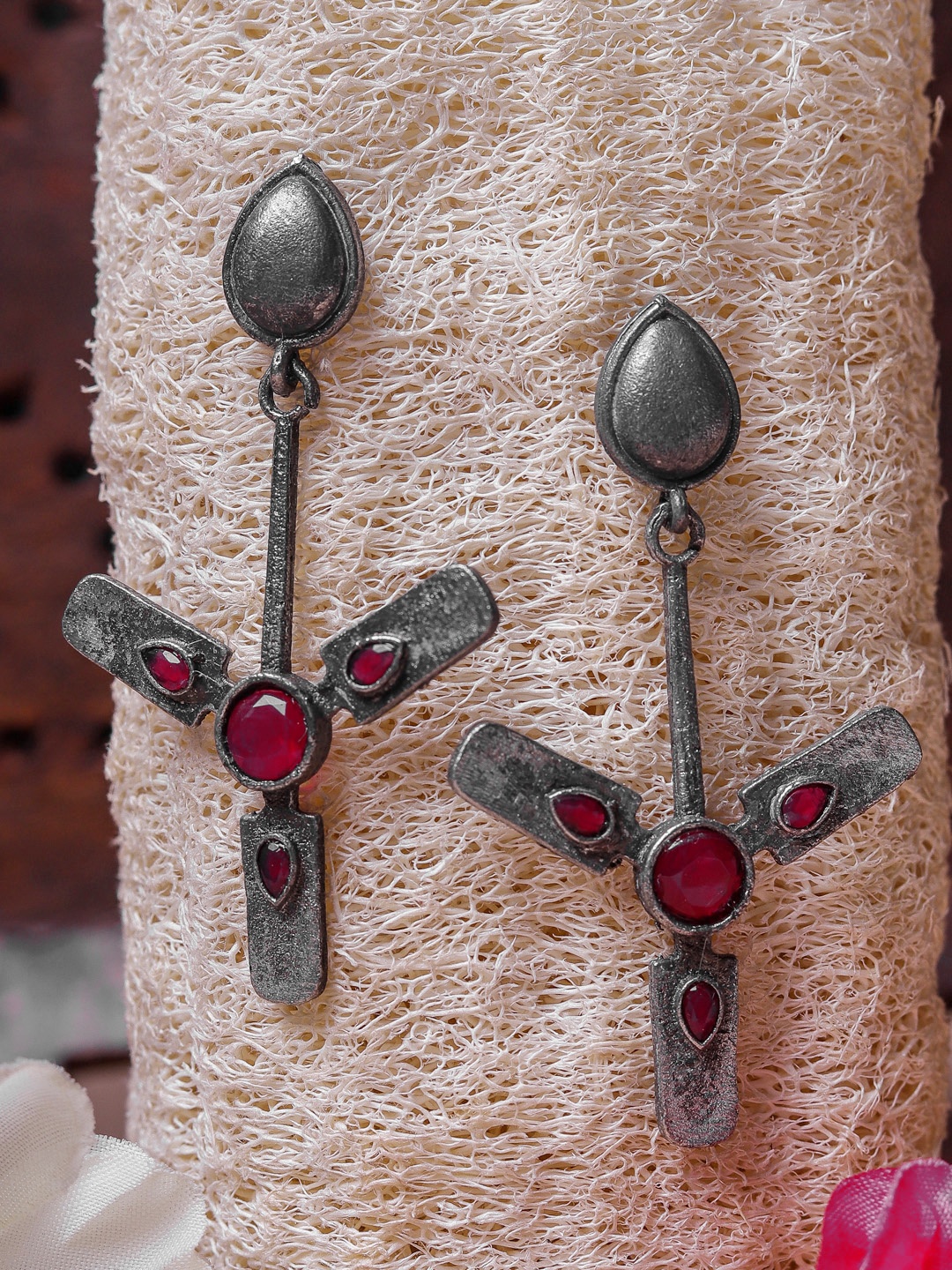 

DIVA WALK Silver-Toned Contemporary Drop Earrings
