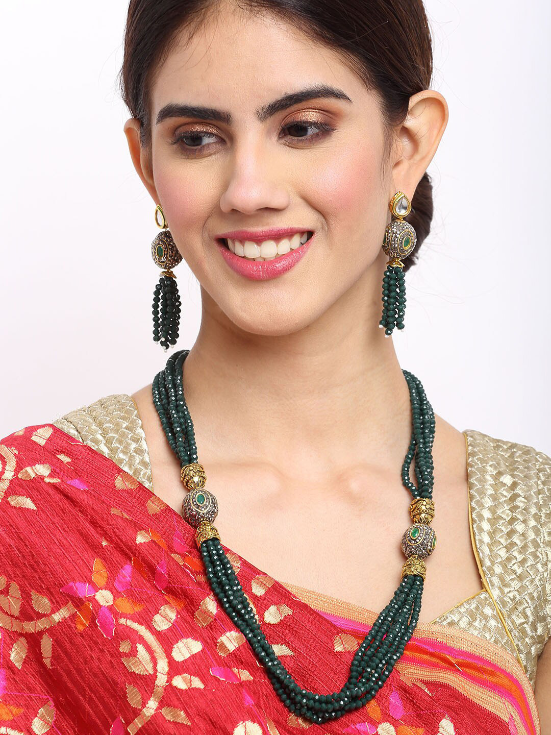

NEUDIS Gold-Plated Green & White Kundan-Studded & Crystal Beaded Jewellery Set