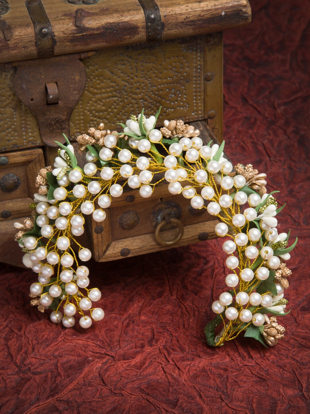 

PANASH Women Off White & Green Floral Pearls Beaded Hair Accessory