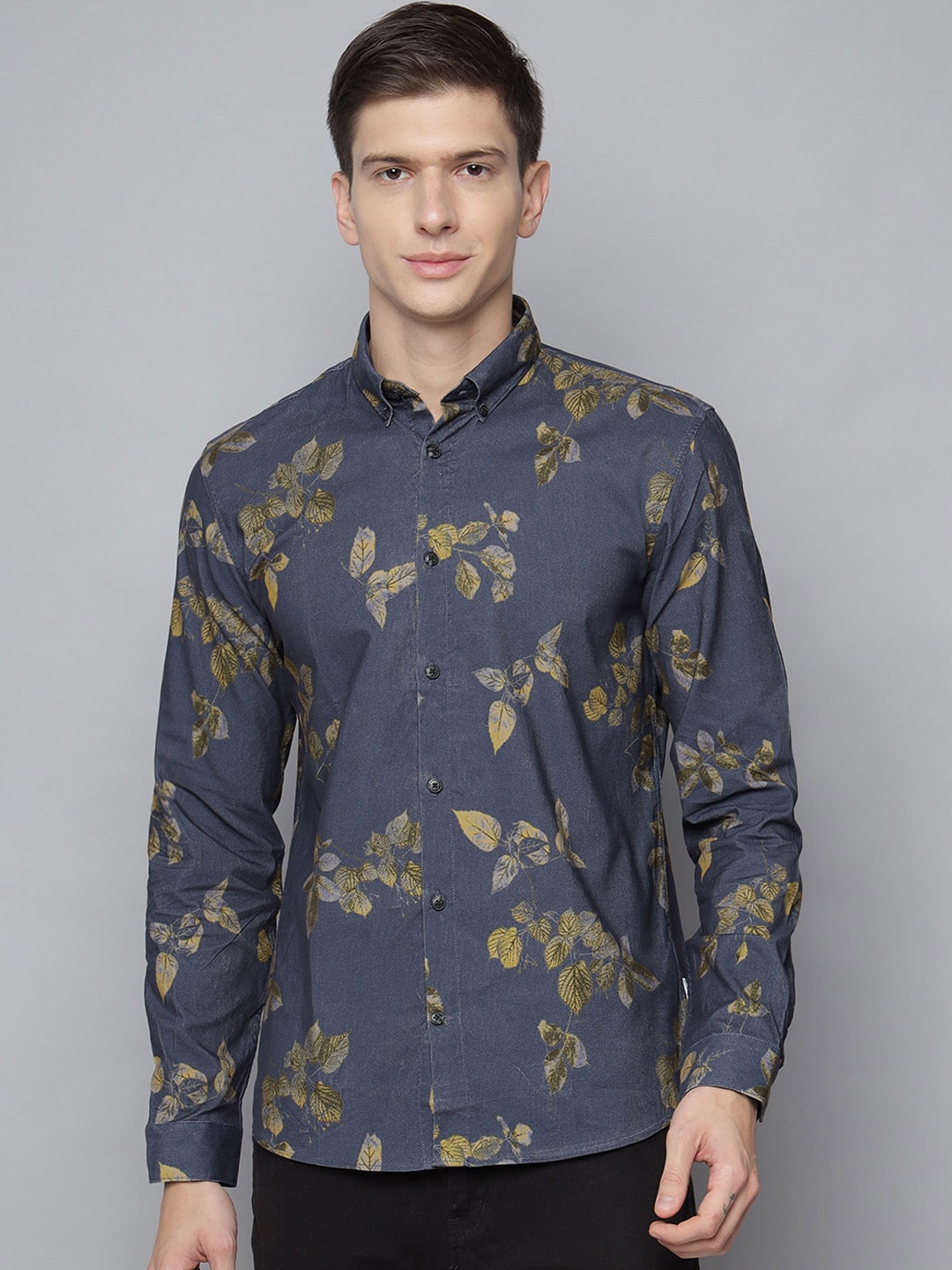 

LINDBERGH Men Blue Pure Cotton Slim Fit Floral Opaque Printed Casual Shirt