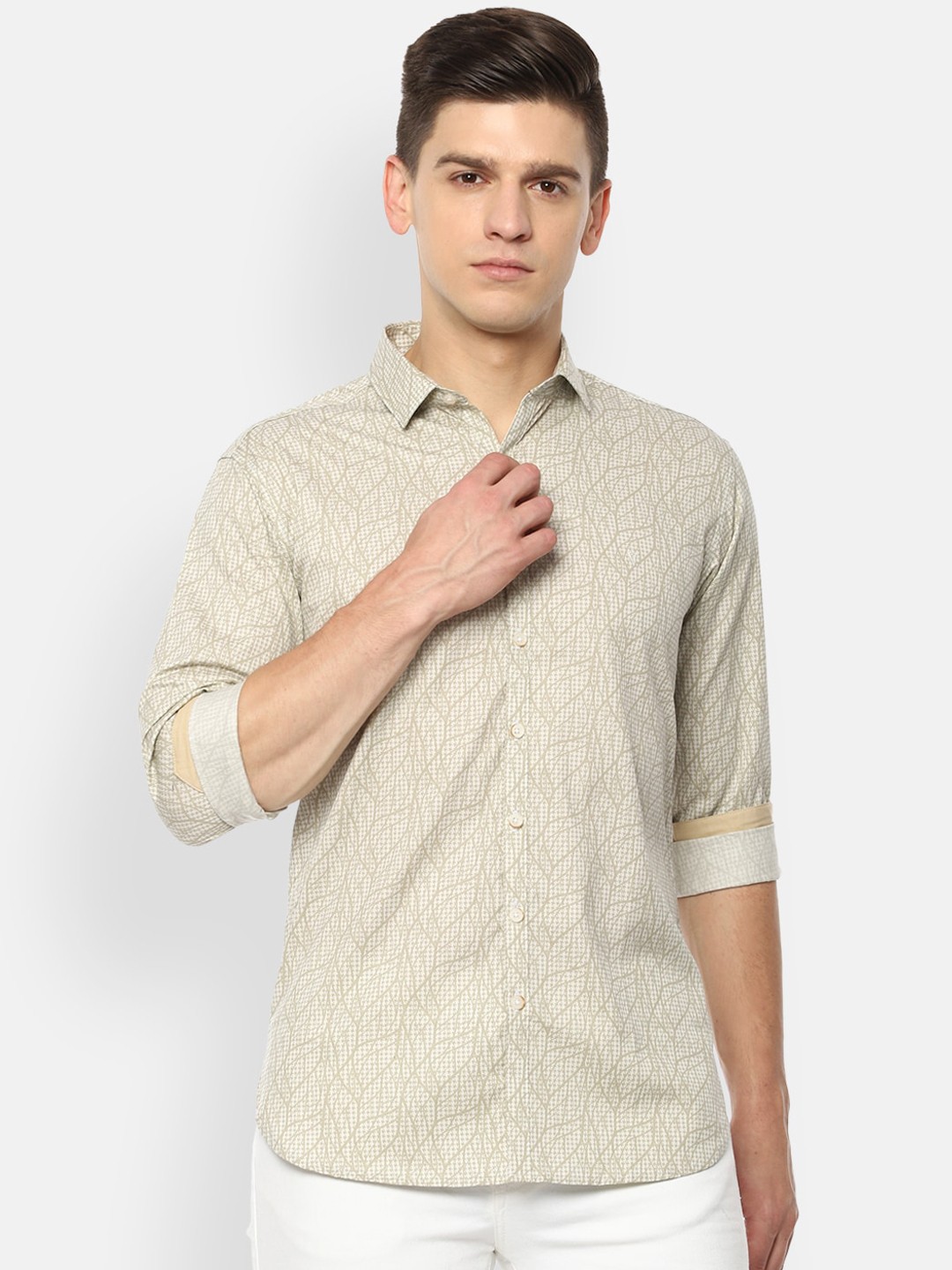 

V Dot Men Beige Slim Fit Opaque Printed Casual Shirt