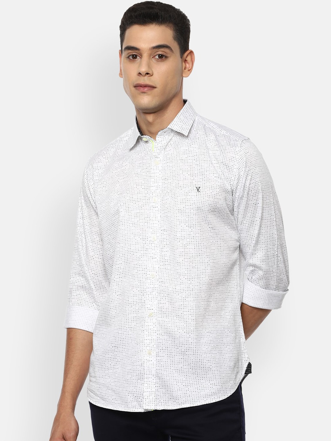 

V Dot Men White Slim Fit Opaque Printed Pure Cotton Formal Shirt