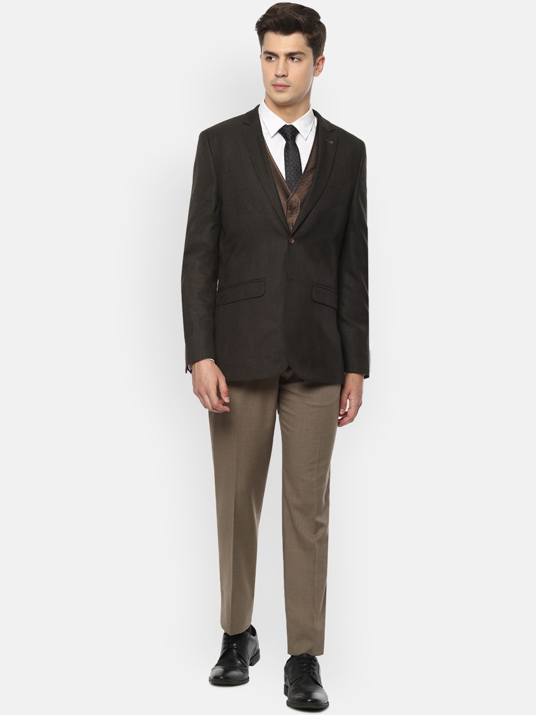 

Van Heusen Men Brown Solid Single-Breasted 4-Piece Suit
