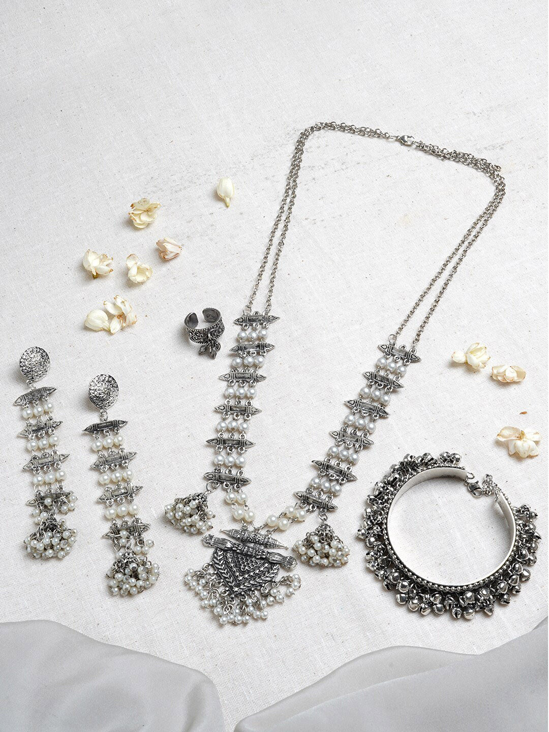

TEEJH Oxidised Silver-Plated White Pearls Beaded Mukta Jewellery Set