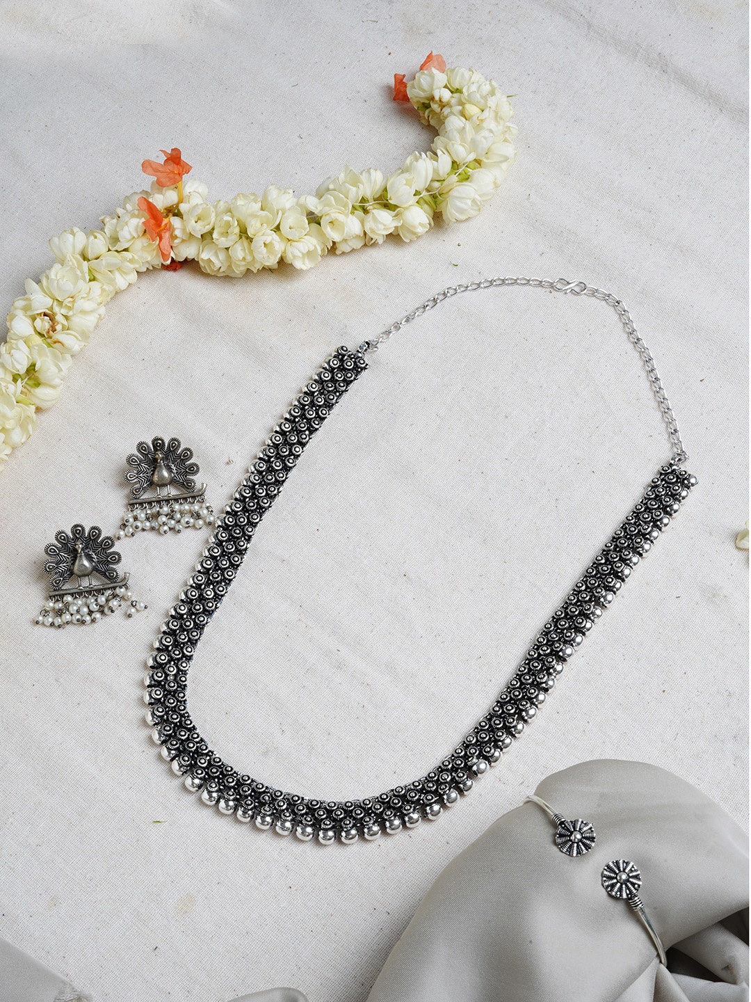 

TEEJH Oxidised Silver-Plated White Pearls Beaded Jewellery Set