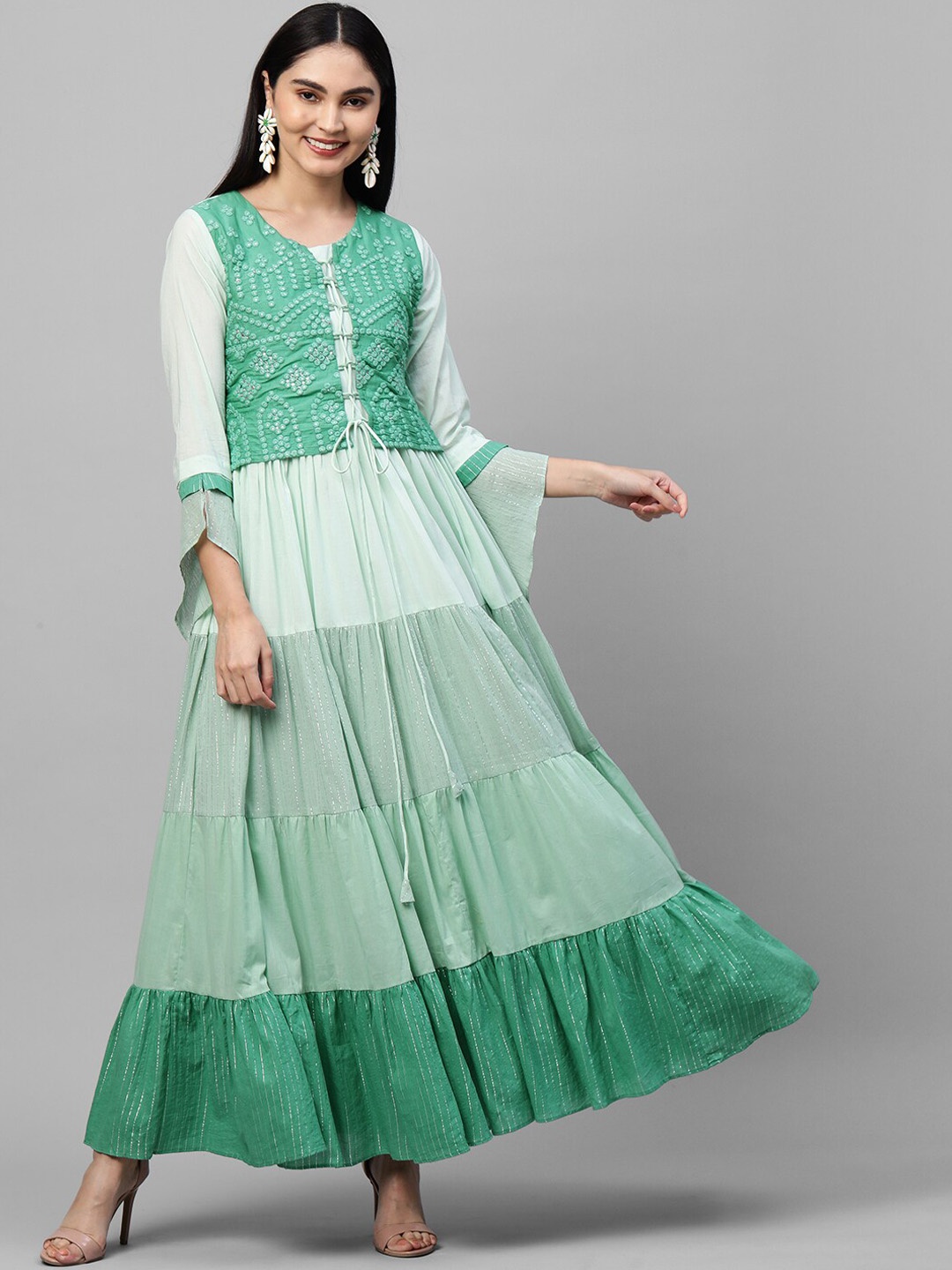 

FASHOR Green Colourblocked Chiffon Maxi Dress