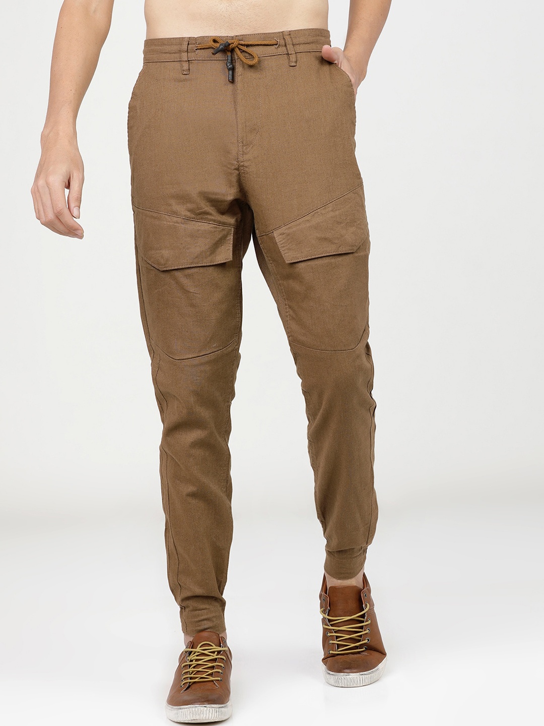 

HIGHLANDER Men Brown Solid Slim Fit Easy Wash Joggers Trousers