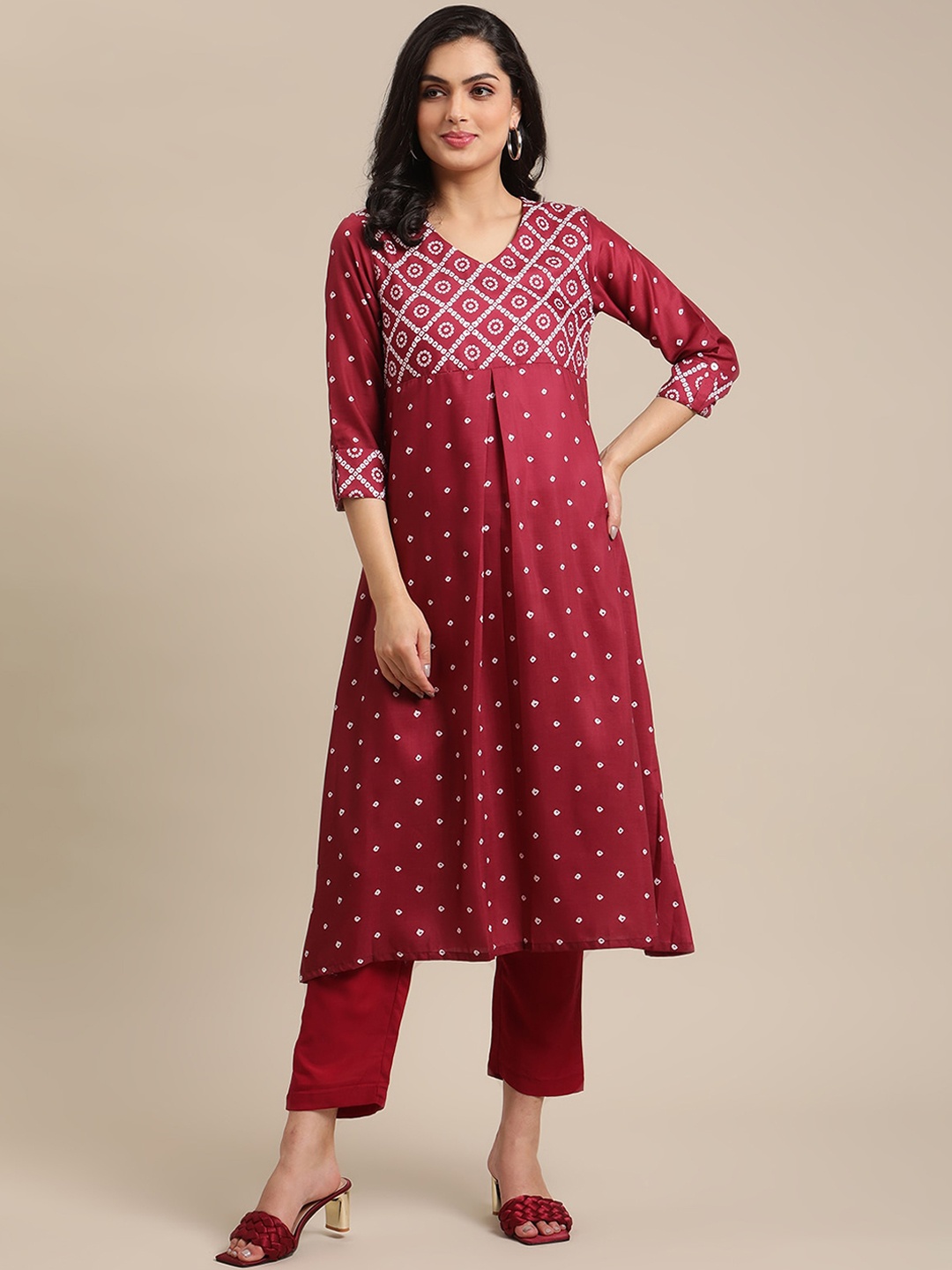 

Varanga Women Maroon Floral Printed Pleated Kurta with Trousers