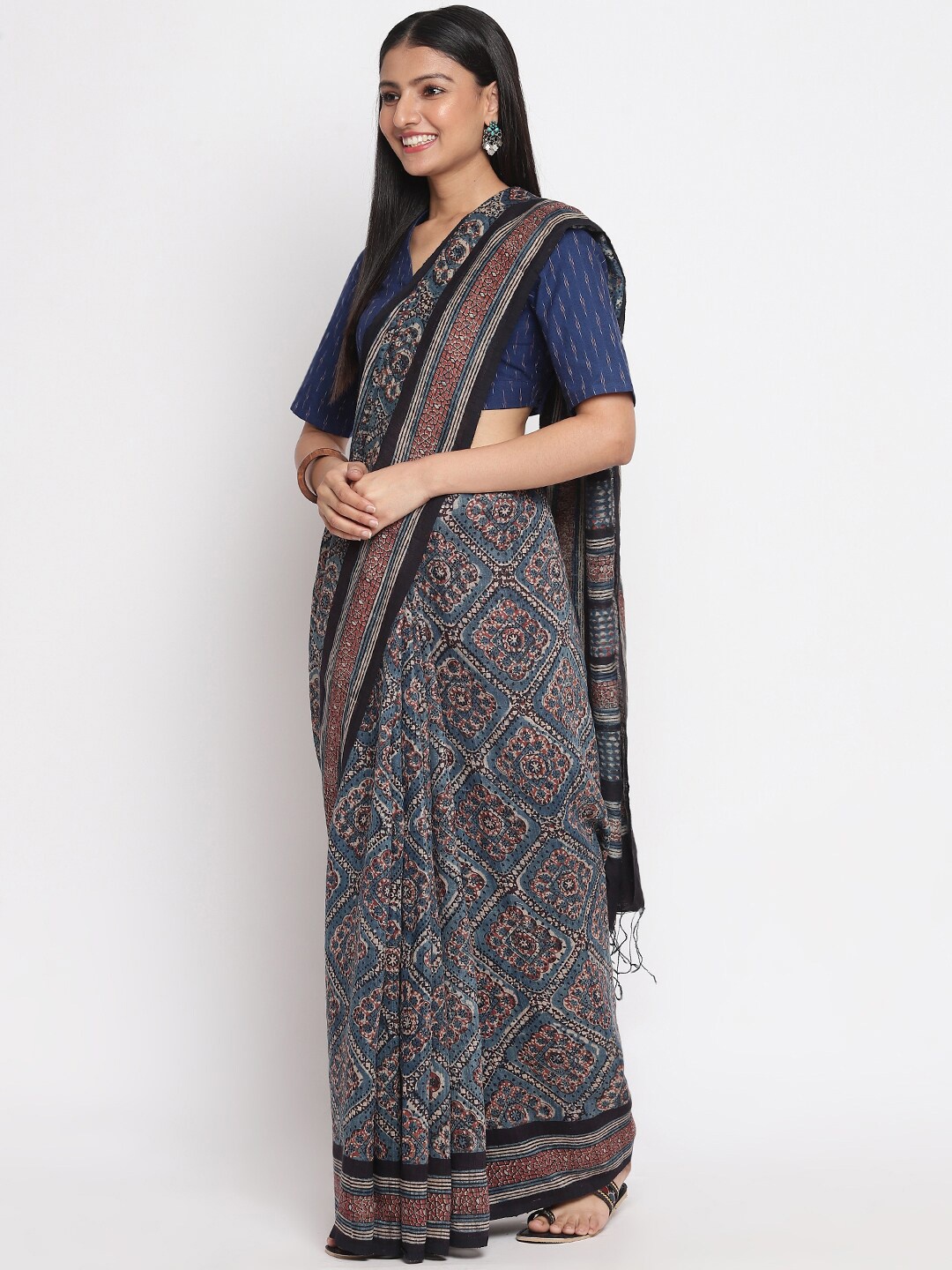 

Fabindia Navy Blue & Pink Printed Silk Blend Dabu Saree