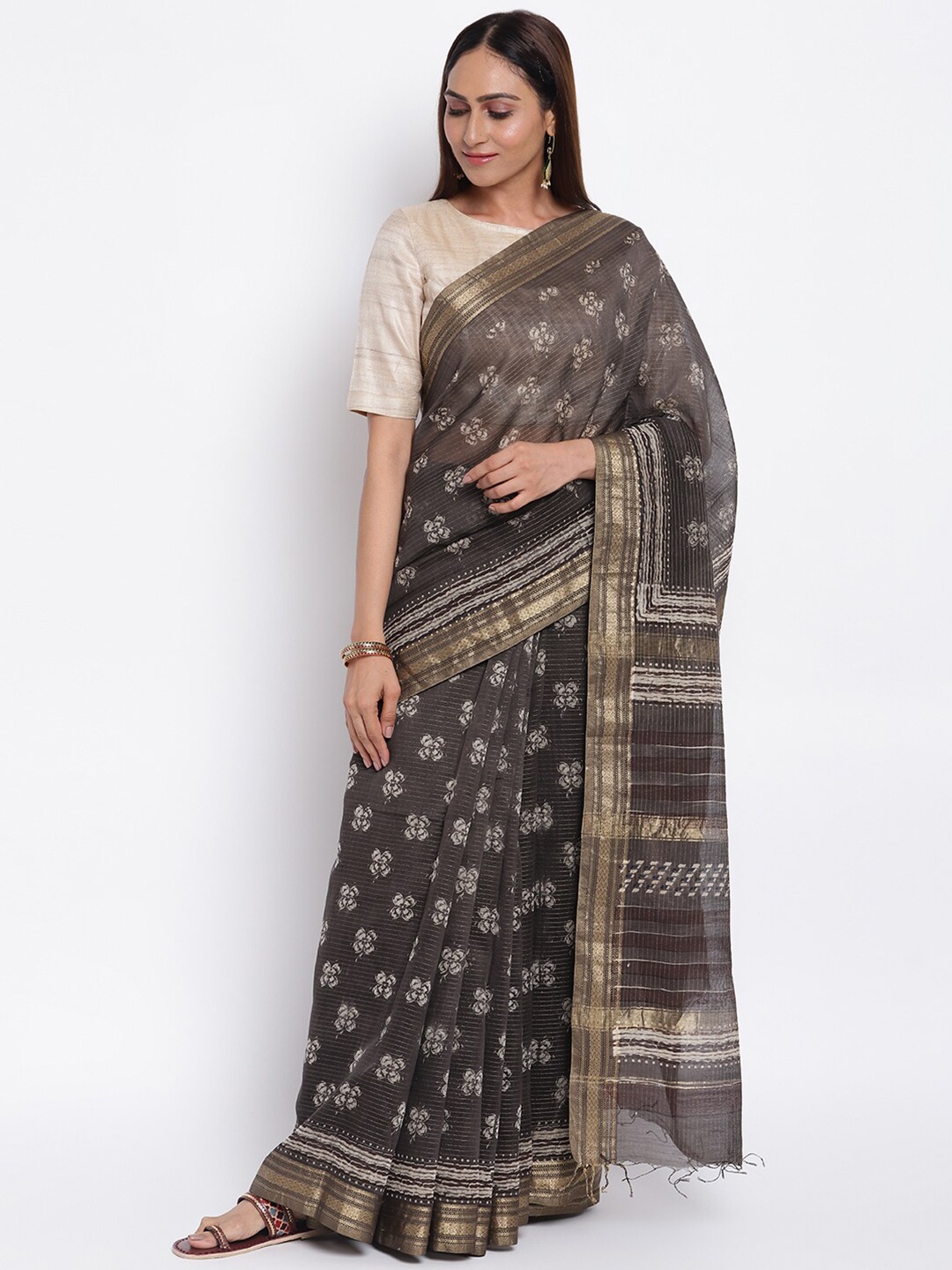 

Fabindia Black & Off White Floral Block Print Saree