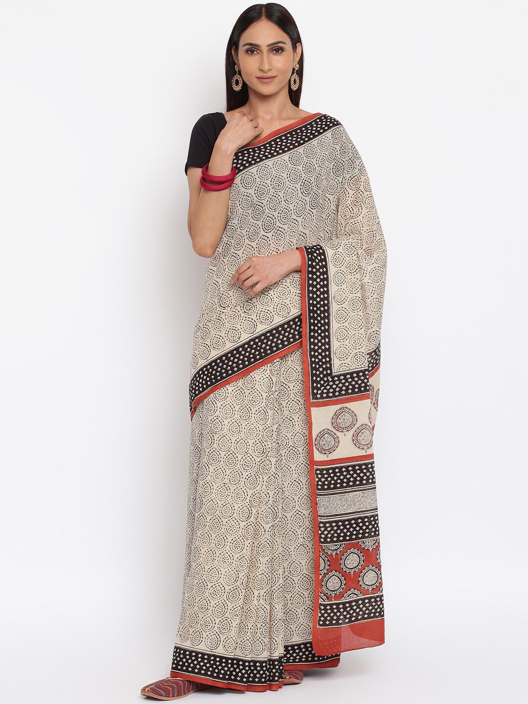 

Fabindia Beige & Black Ethnic Motifs Pure Cotton Bagru Saree